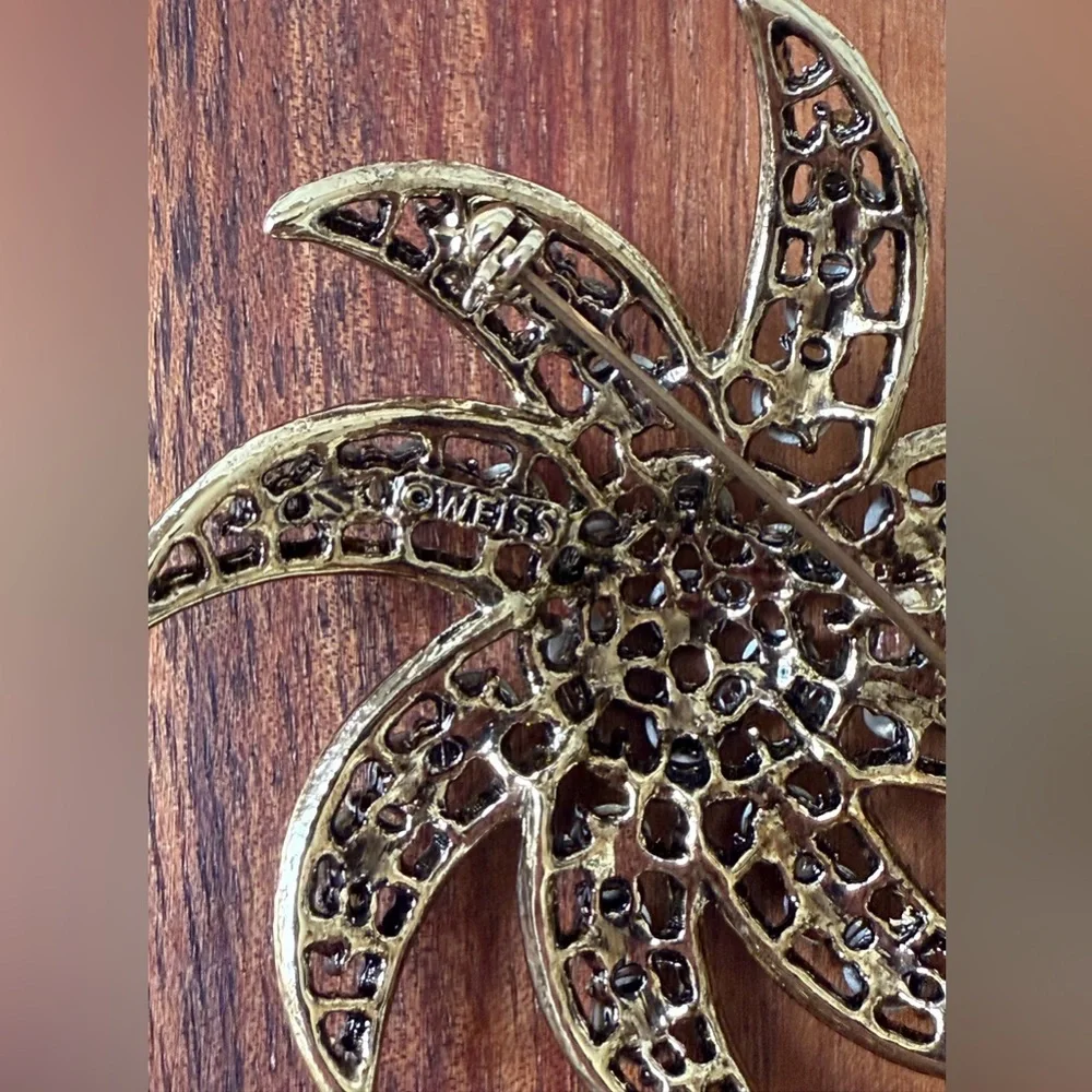 VTG Albert Weiss Starfish Floral Avocado Green Glass Rhinestone Brooch Pin